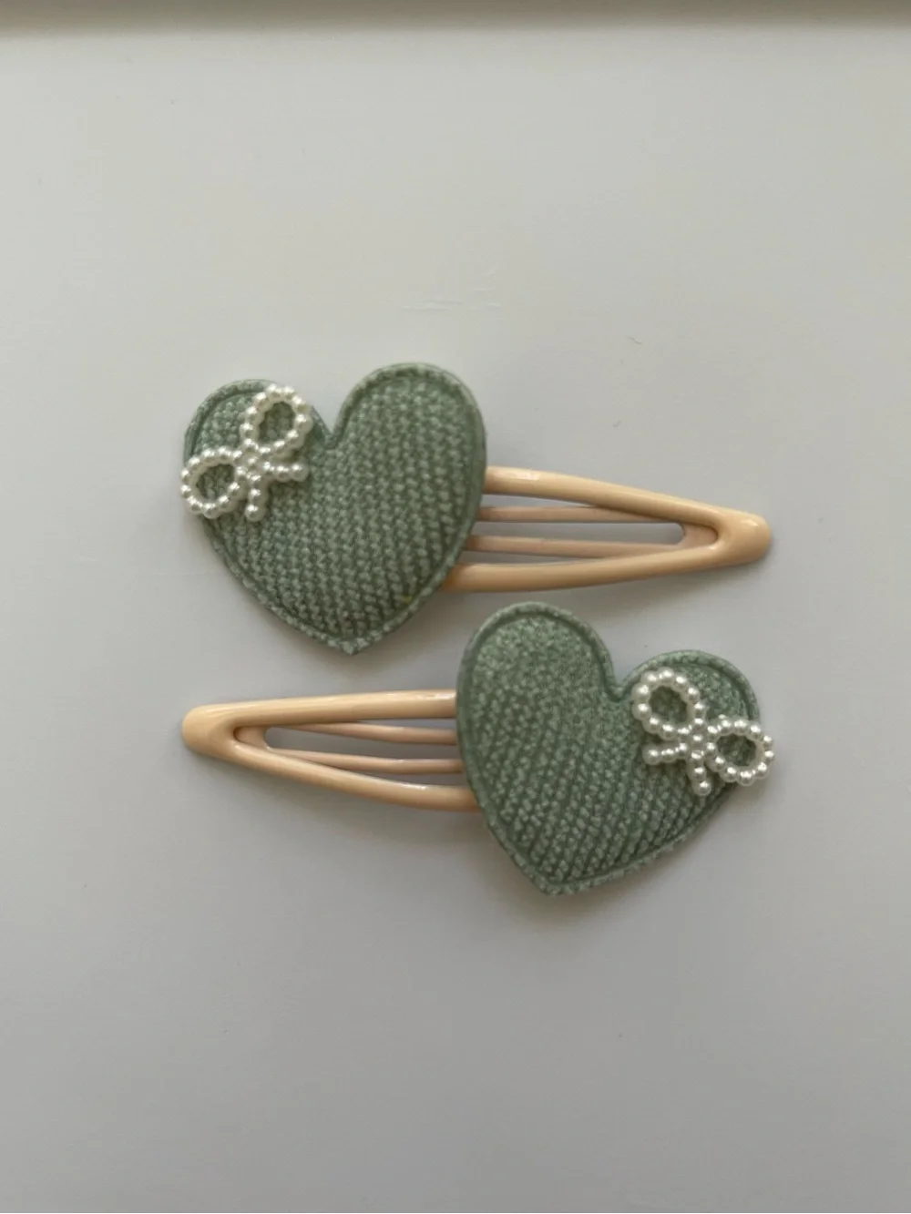 Handmade Sage Green Heart Hair Clips Pearl Bow Coquette Y2K Cute - set of 2clips